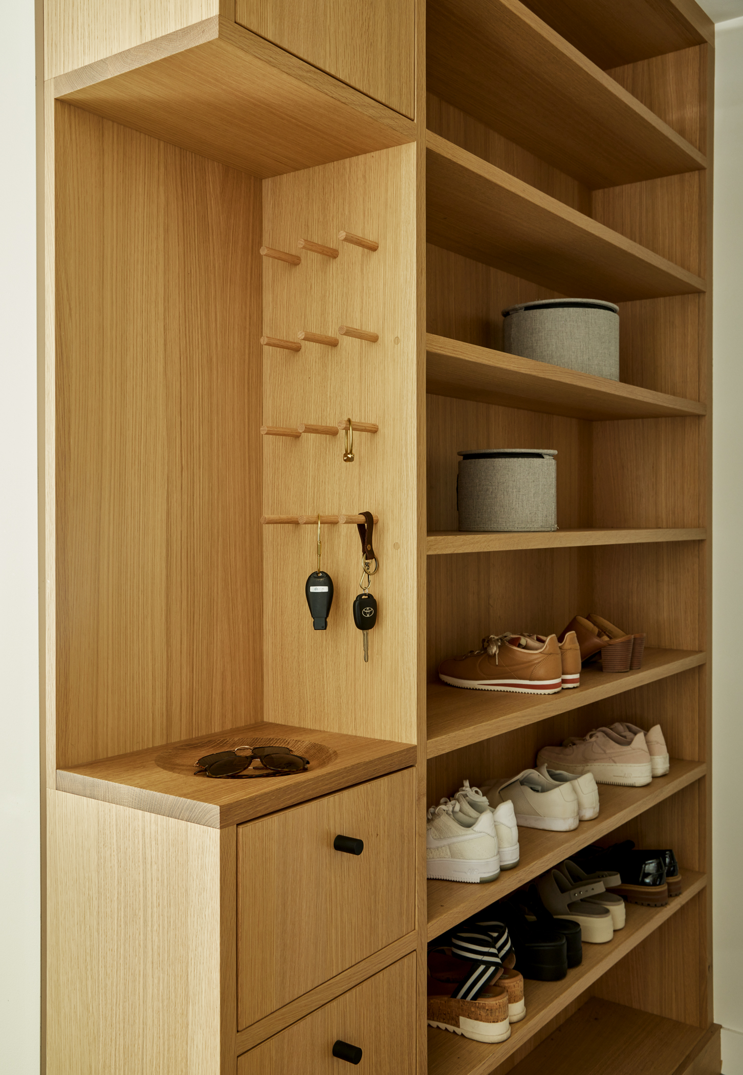 Closet & Entryway